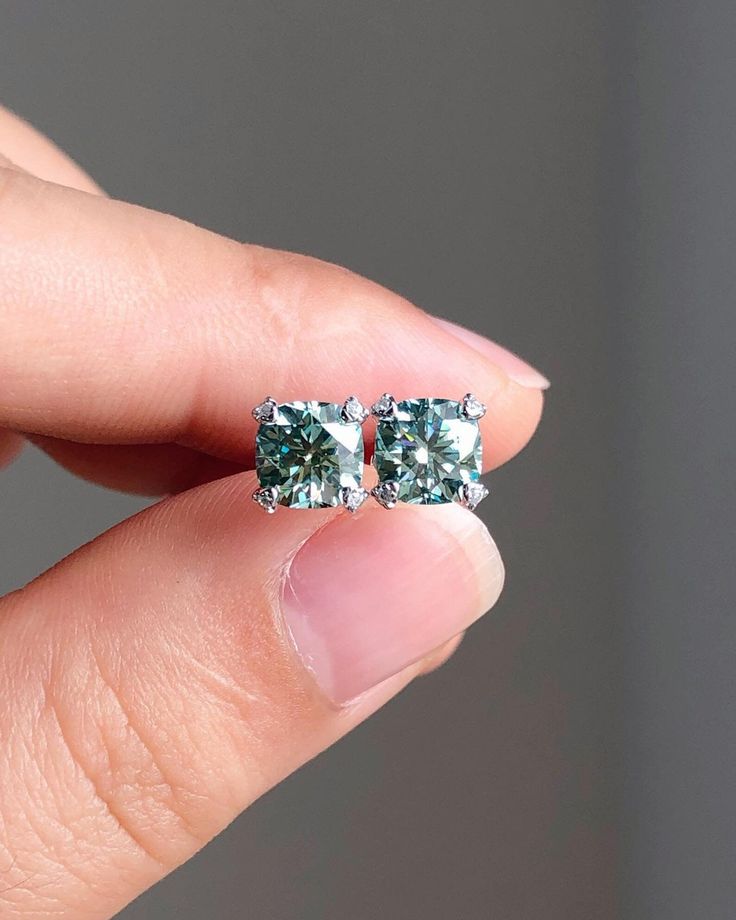 D Color VVS Moissanite Stud Earrings Sterling Silver 1CT Diamond